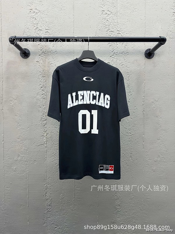 Balenciaga sporty black T-shirt