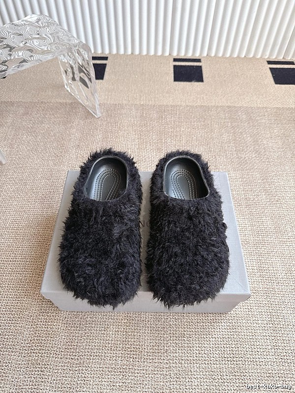 Black Fuzzy Slip-on House Slipper Fuzzy Slippers for Daily Rotation