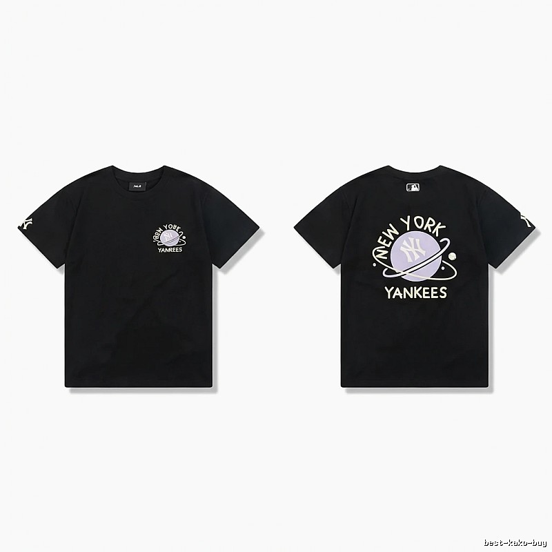 Black T-shirt of MLB New York Yankees