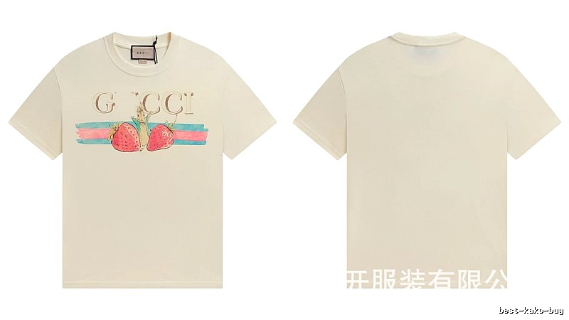 Gucci Vintage Off-white T-shirt with Strawberry Rabbit Print