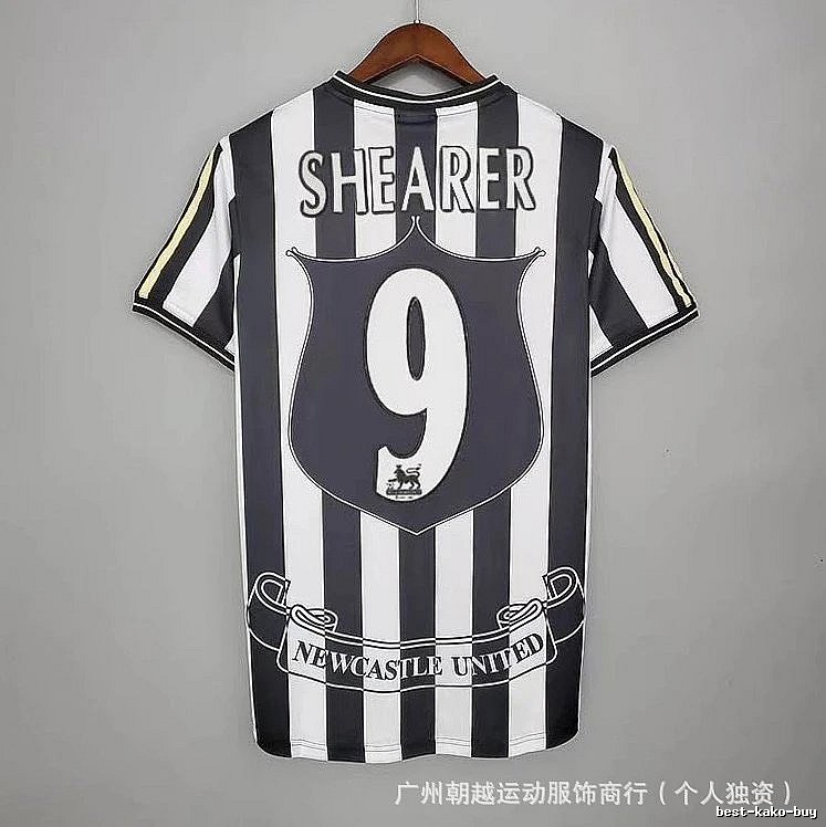 Manchester United Relaxed Beckham #7 soccer jersey White Black Retro with Versatile Design
