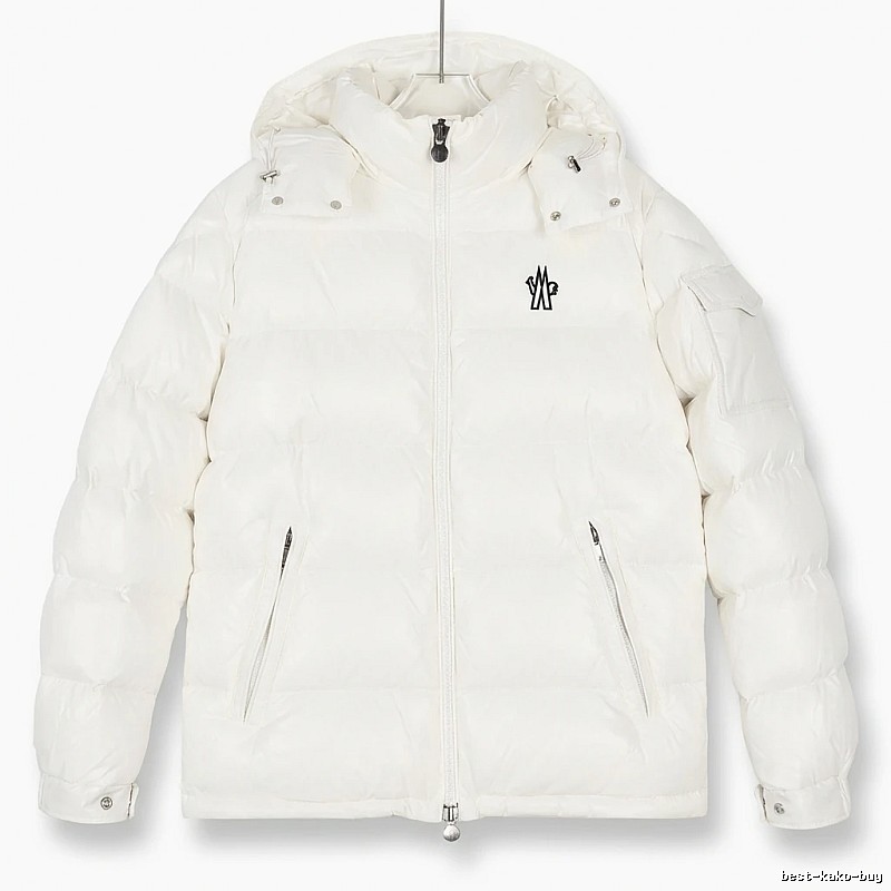 Moncler's classic and simple style white down jacket