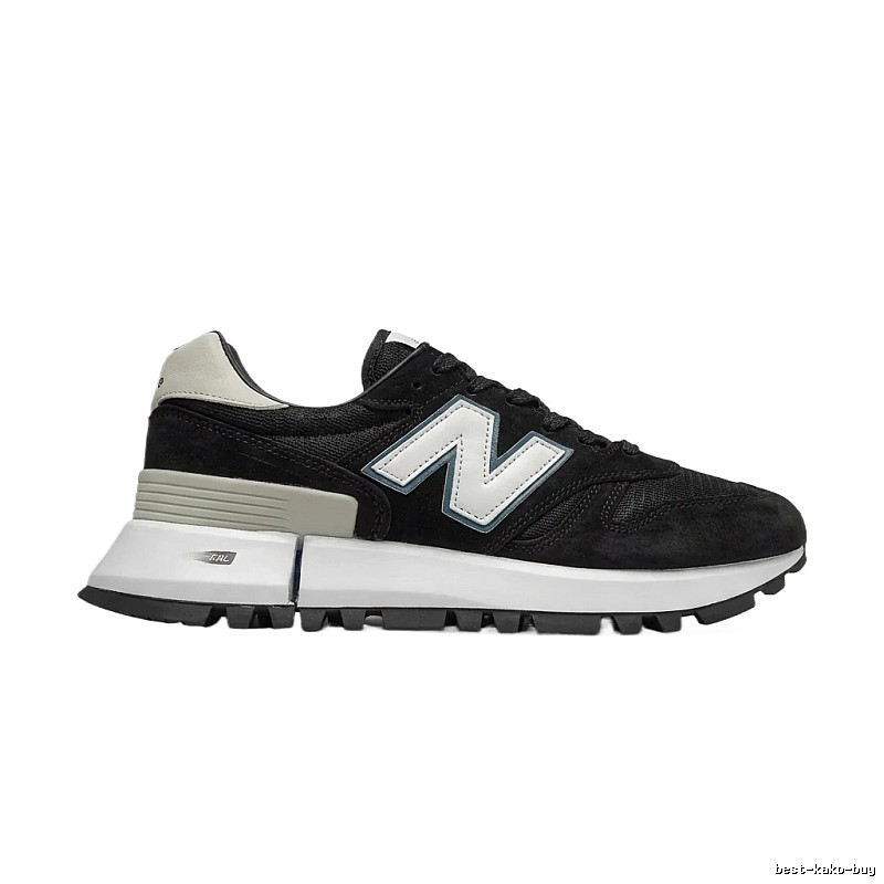 New Balance retro - style black shoes