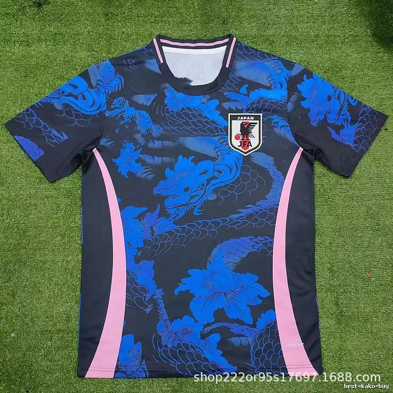 Real Madrid Commemorative-Style Look Dragon Soccer Jersey Signature Detail