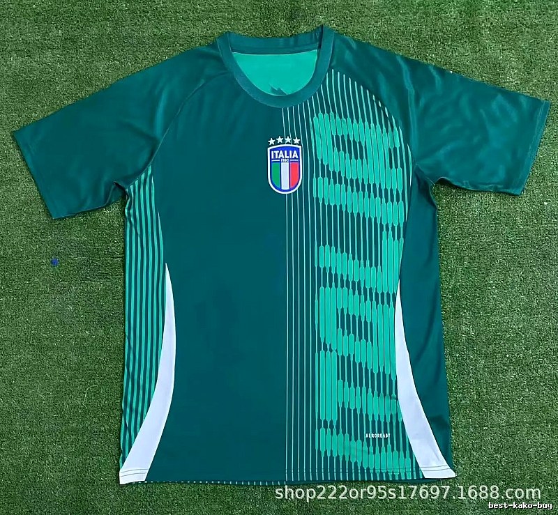 Real Madrid Training-Kit Look Dragon Soccer Jersey Bold Graphic